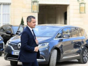 “IIl est millionnaire” : Gérald Darmanin pointe “l’hypocrisie” de Jean-Luc Mélenchon sur les retraites