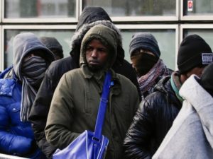 La loi « immigration métiers en tension » va tout à la fois accélérer le pillage des compétences africaines et amplifier encore davantage la perte…