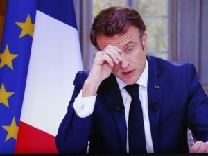 Réforme des retraites : pour Emmanuel Macron, l’enfer, c’est les autres